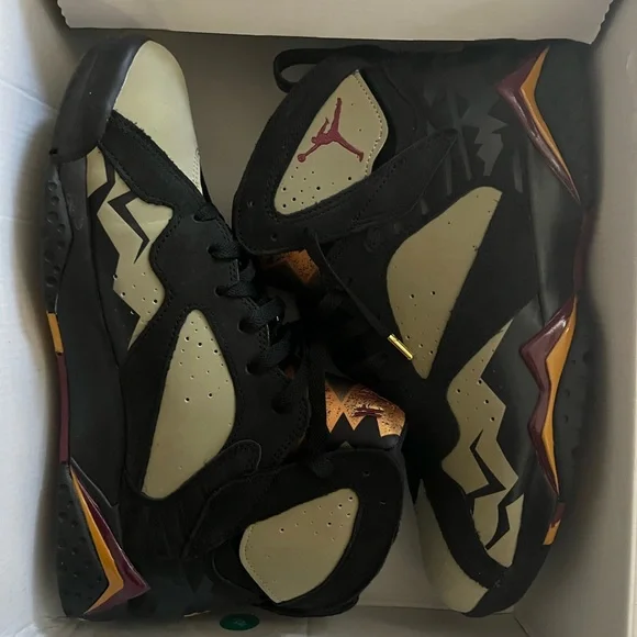 Multicolor Jordan’s 7, only worn once, brand new, size 11.5. Stylish and comfy! Multicolor Jordan main image 2